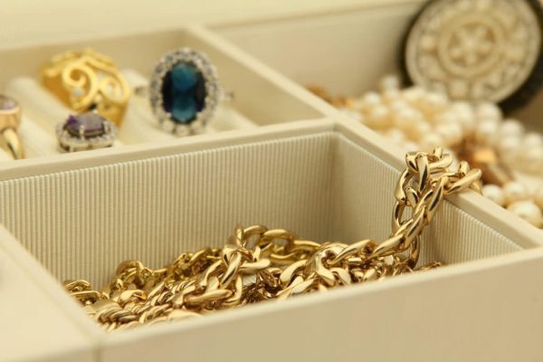 Is It OK To Store Jewelry In Plastic Containers?