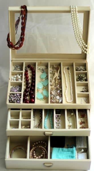 Should I Keep My Jewelry In A Jewelry Box?