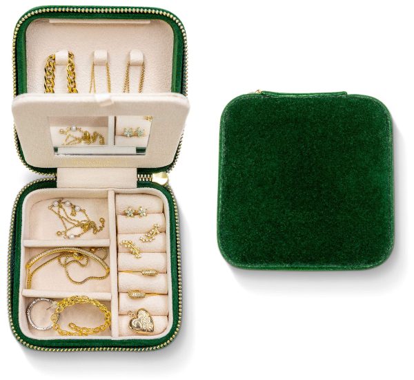 What Are Travel Jewelry Boxes And How Are They Useful?