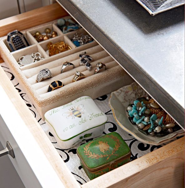 What Is A Good Way To Keep Jewelry Organized?