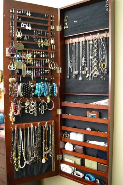 Where Is The Best Place To Store Jewelry?
