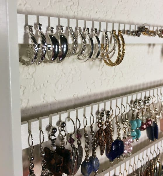 Earring Holders Built To Organize And Prevent Losing Earrings