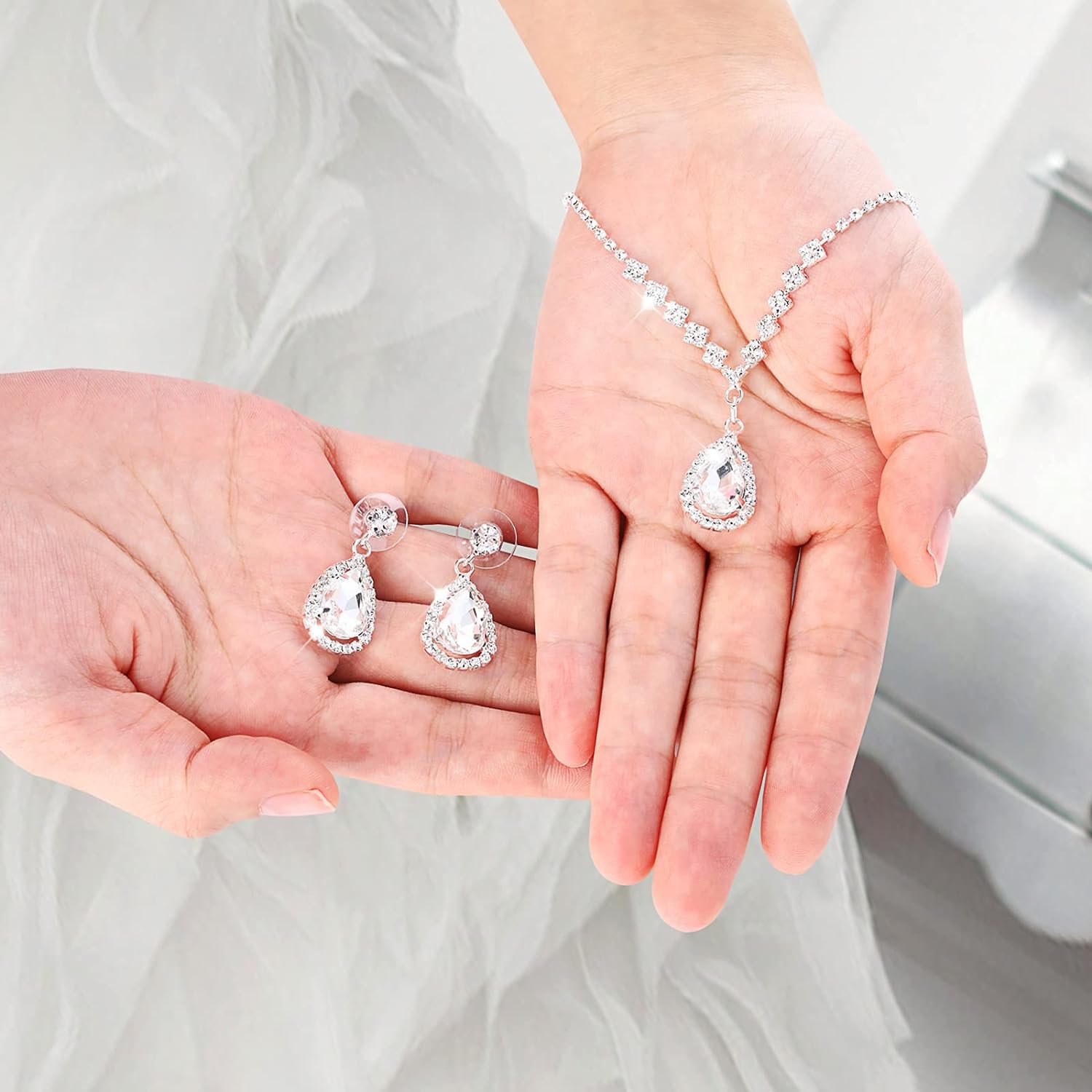 Yolev Bridal Wedding Jewelry Set for Wedding Simple Teardrop Dangle Crystal Prom Womens Bridesmaid Jewelry Set for Wedding Party